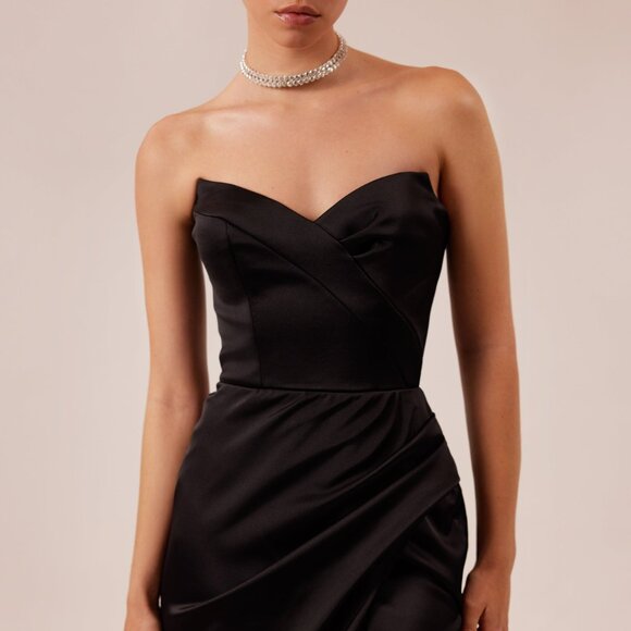 Elegant Black Strapless Maxi Dress - Picture 9 of 9